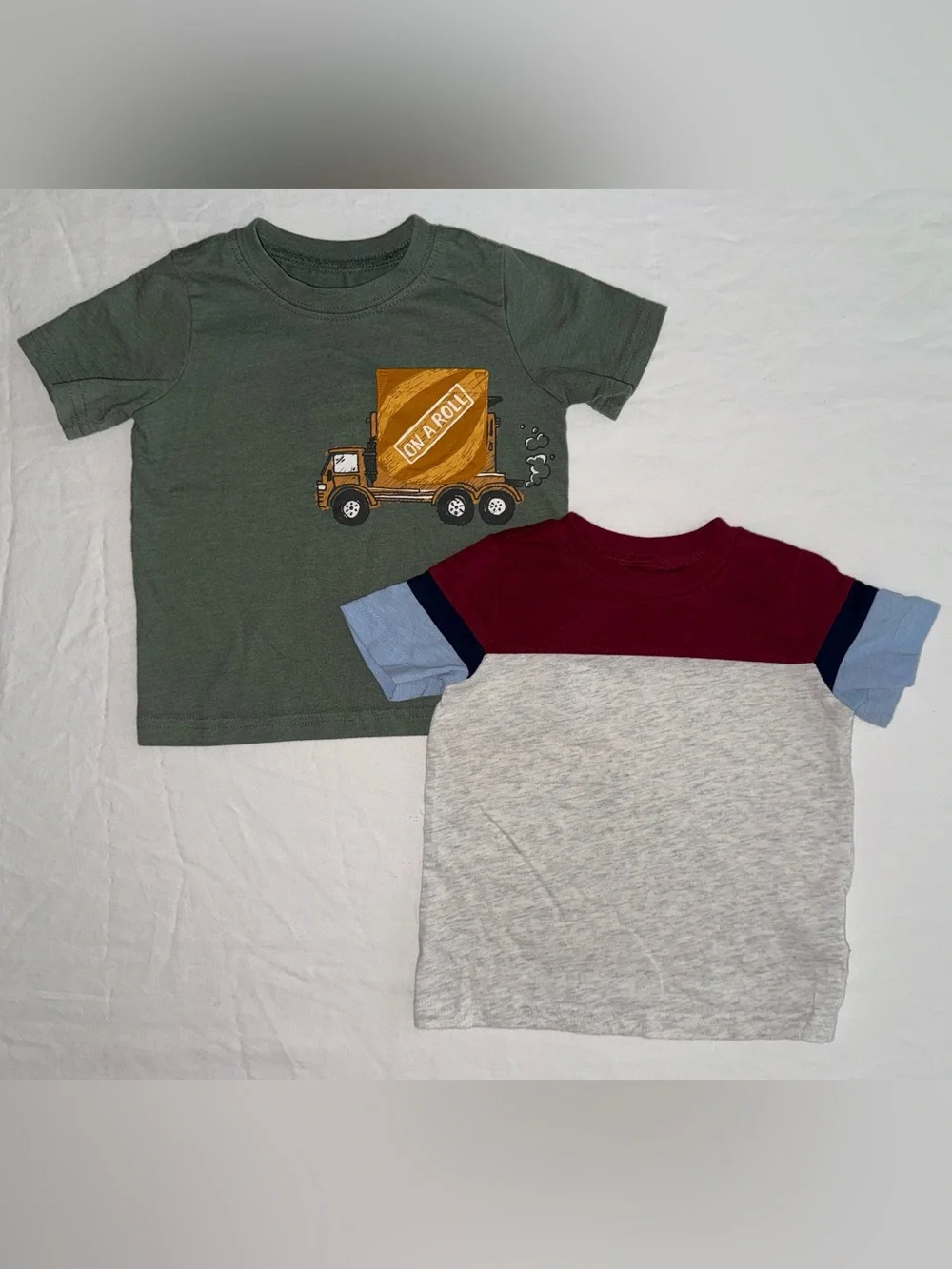 T-Shirt Sweater Baby Boy fall / winter Bundle | 18 Months Carters
